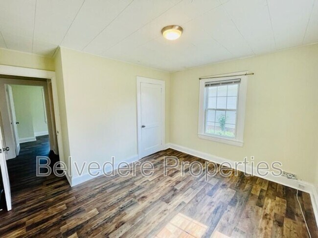 Building Photo - 810 Elwell Ave