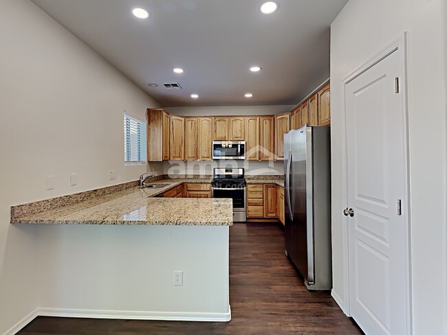 Building Photo - 10962 W Royal Palm Road