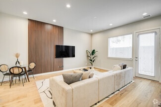 Building Photo - 5923 Haring Ln