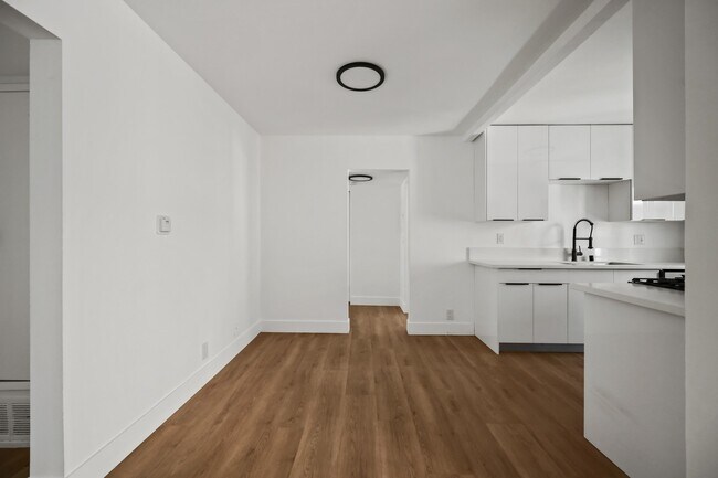 Foto del edificio - 2034 S Garth Ave