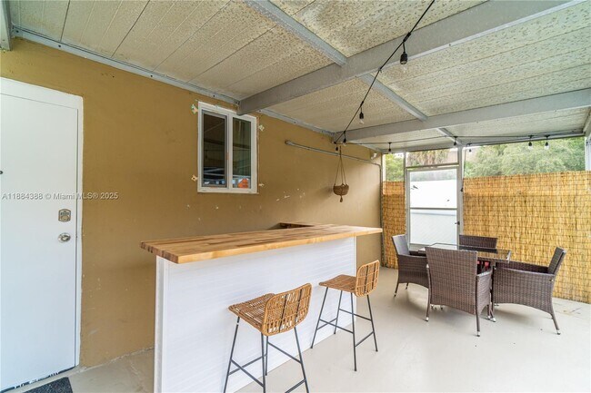 Building Photo - 13405 NW 6th Ave