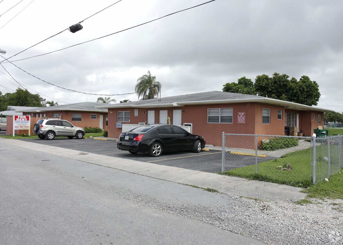 Foto principal - 555-565 NE 149th St