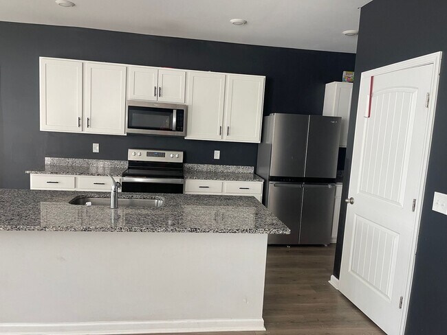 Foto del edificio - 4 Bedroom Single Family Home in Bowling Green