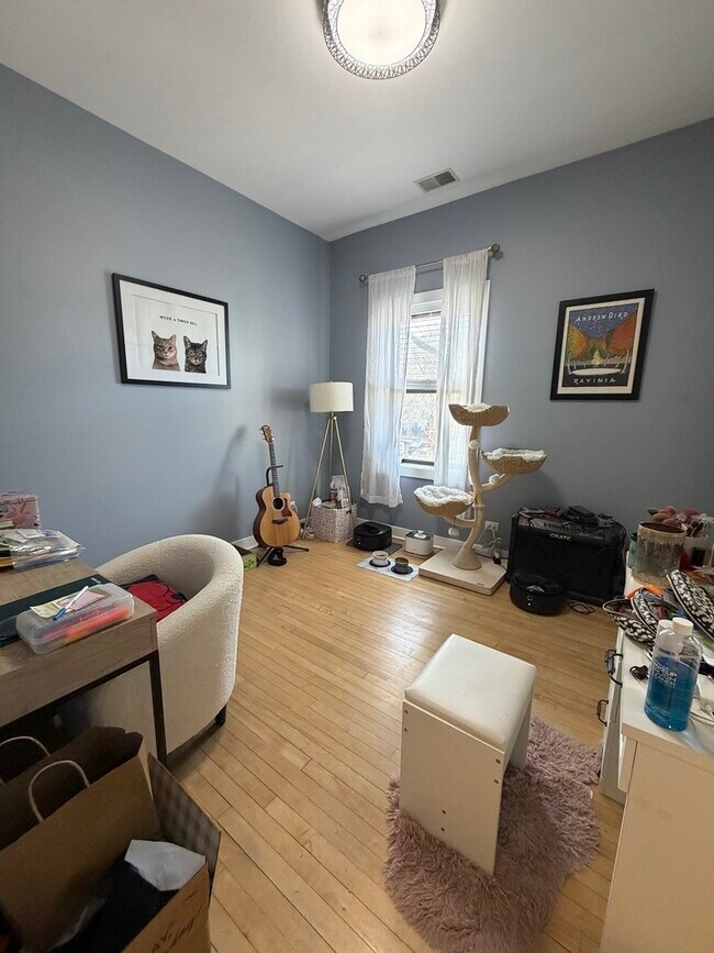 Foto del edificio - 3607 N Lakewood Ave