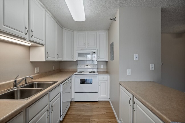 Building Photo - Riva Ridge Apartments