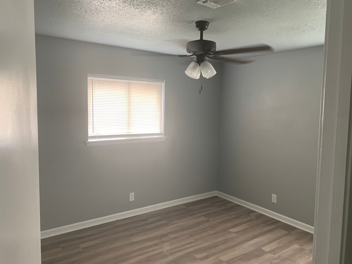 Building Photo - 8019 Remuda Dr