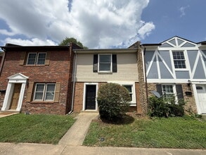 Building Photo - 809 Denton Cir