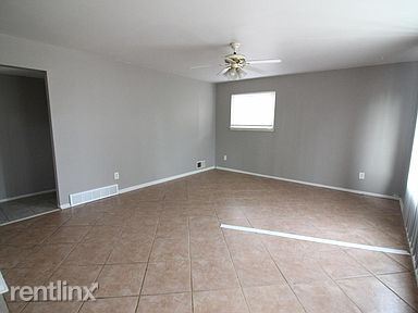 Building Photo - 3 br, 1 bath House - 8345 Hillcrest Blvd