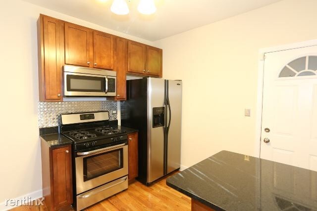 Building Photo - 2 br, 2 bath Apartment - 2239 W Rosemont Ave