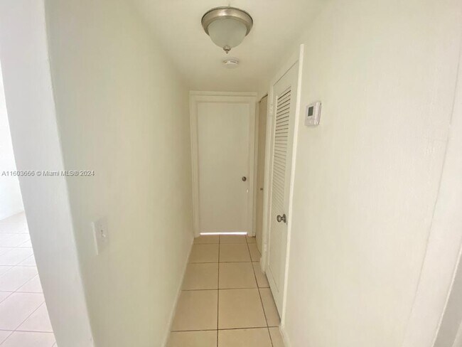 Foto del edificio - 13920 Lake Placid Ct