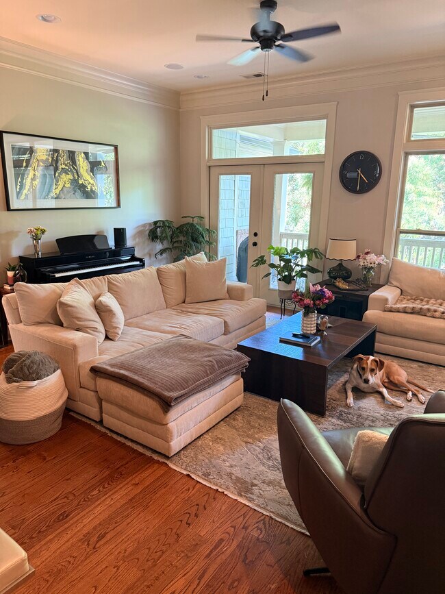 Foto del edificio - 2471 Gatebury Cir