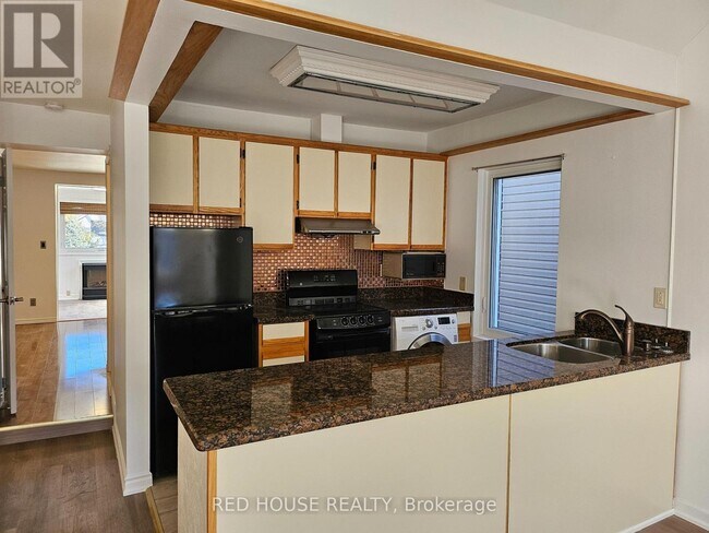 Photo du bâtiment - 37 Connaught Ave