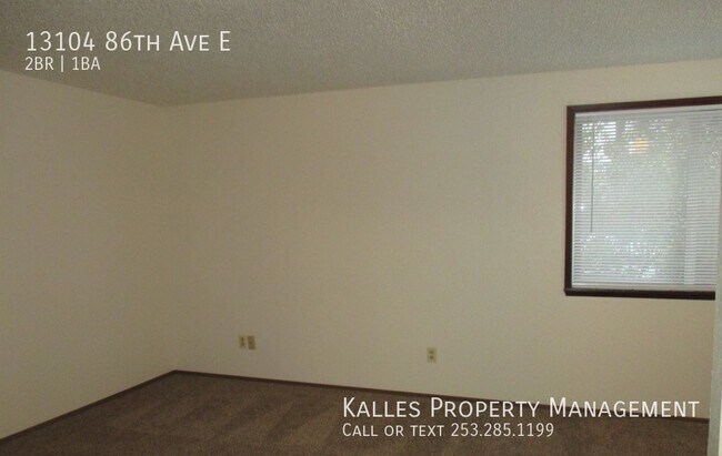 Building Photo - **PENDING APP**Cute 2 BD 1 BA Duplex in Pu...