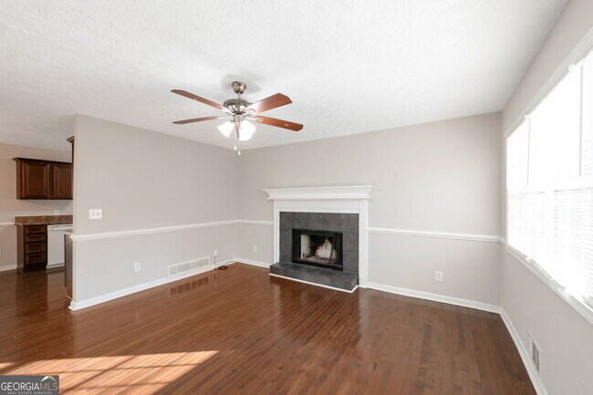 Foto del edificio - 30 Vickie Dr