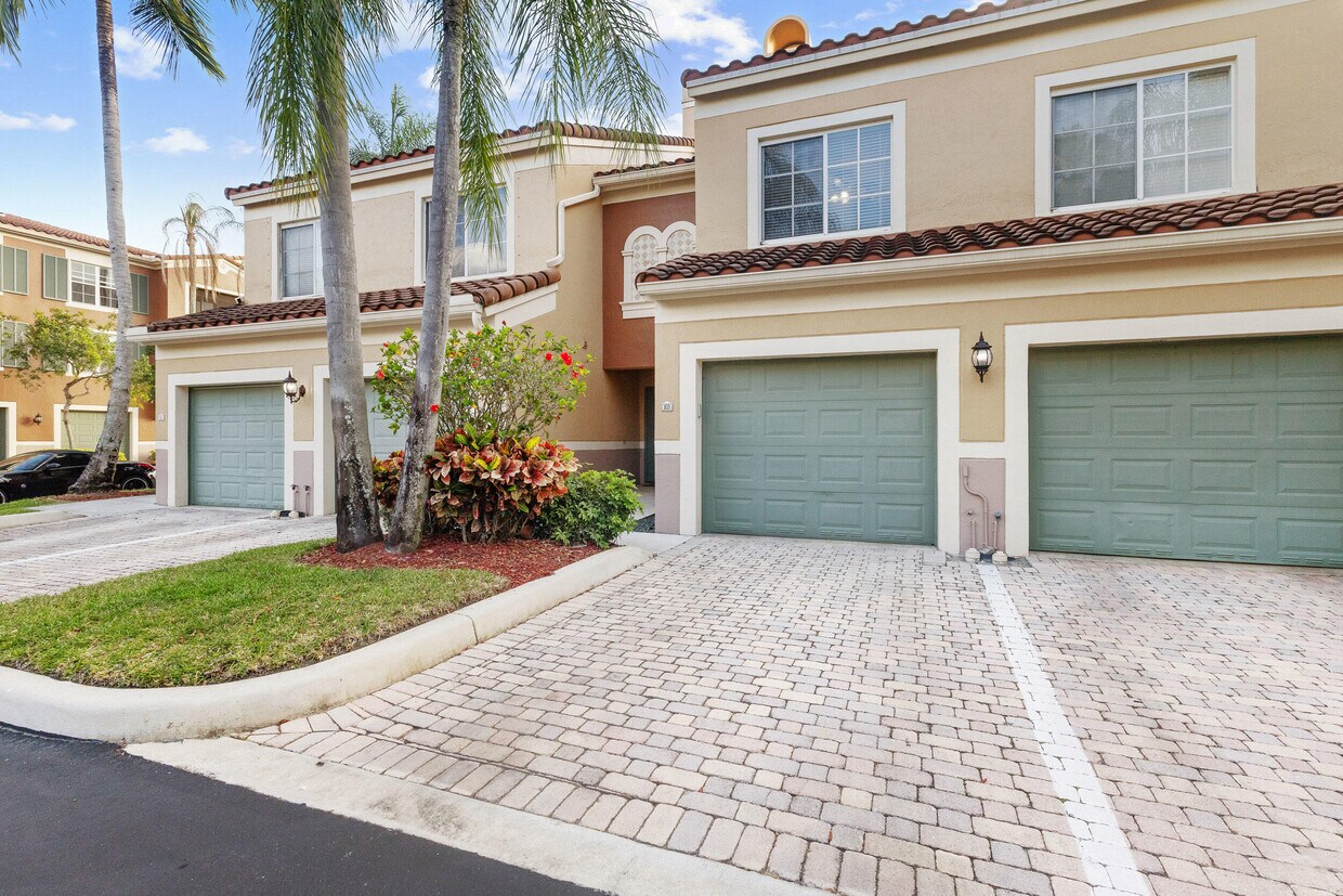 Foto principal - 11765 St Andrews Place St