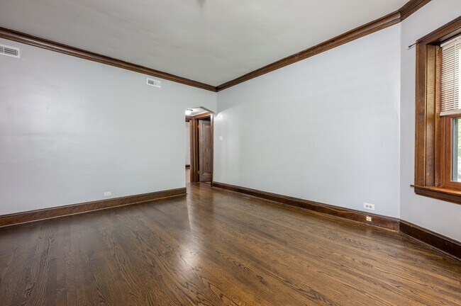 Foto del edificio - 4018 N Maplewood Ave