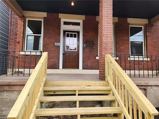 Foto del edificio - 1238 Superior Ave