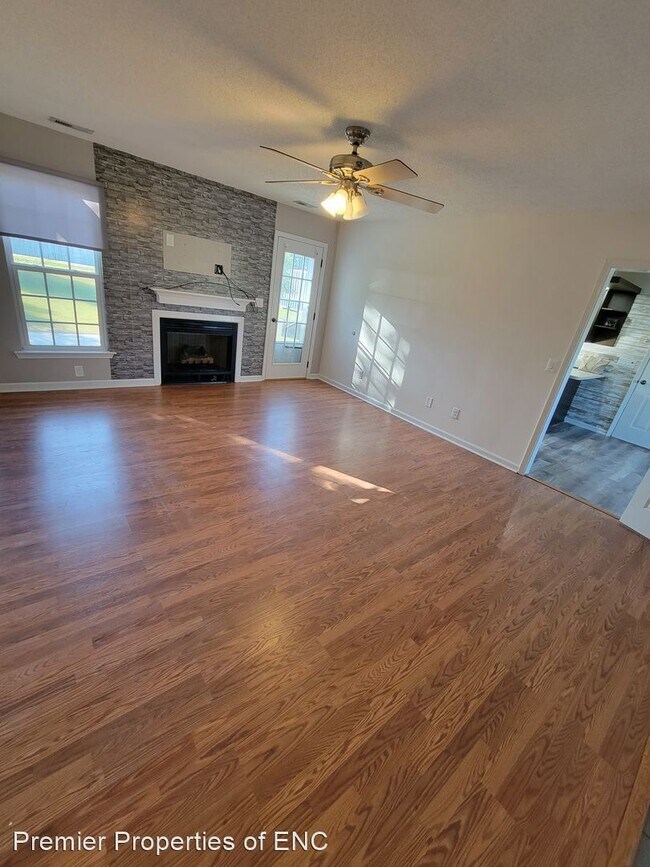 Building Photo - 3 br, 2 bath House - 108 Annie Road