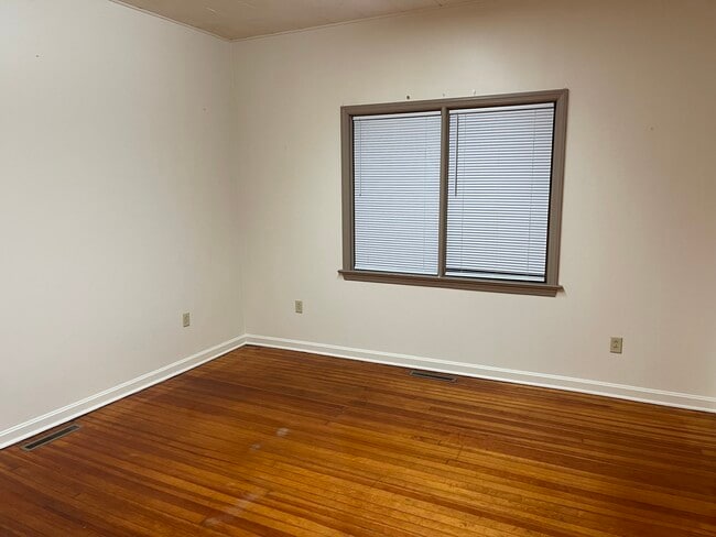 Building Photo - 42 S State St