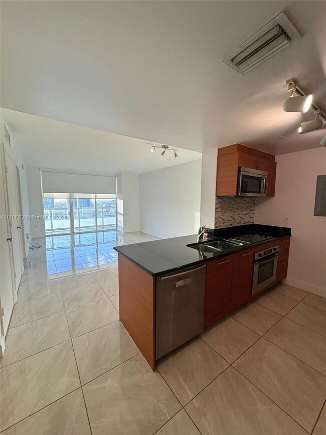 Building Photo - 50 Biscayne Blvd