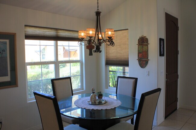 Foto del edificio - 52082 Rosewood Ln