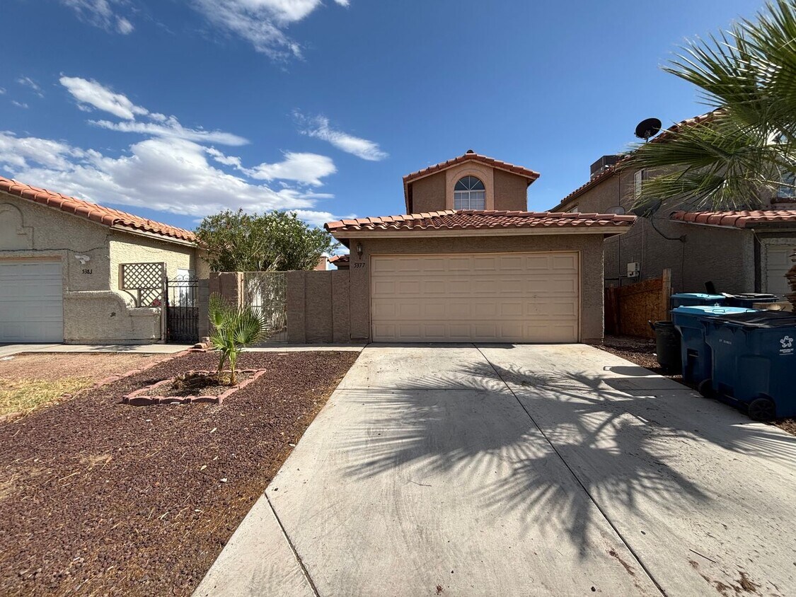 Foto principal - Cute 3Bed/2Bath, 2-Story Home located in t...