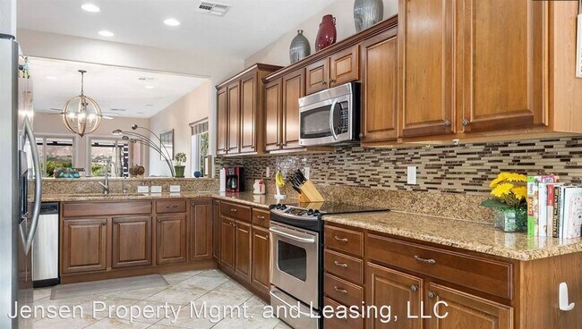 Building Photo - 2 br, 2 bath House - 1033 Moonlight Terrac...