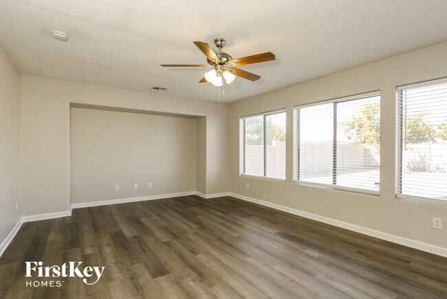 Building Photo - 5180 W Morten Ave