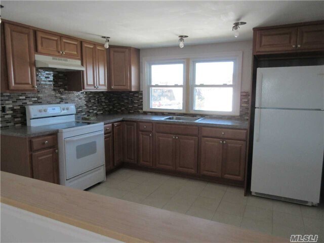 Building Photo - 360 West Dr