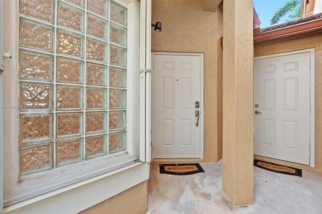 Foto del edificio - 16011 Emerald Cove Rd