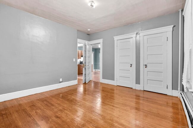 Building Photo - 379 Winthrop Ave