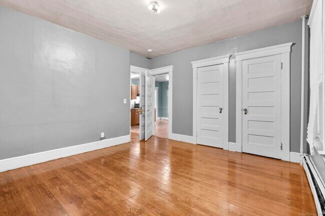Foto del edificio - 379 Winthrop Ave