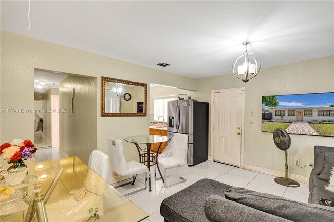 Foto del edificio - 450 NE 158th St