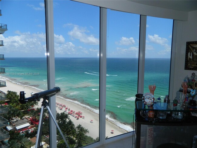 Building Photo - 17555 Collins Ave