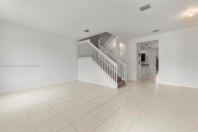 Building Photo - 2668 SE 19 Terr