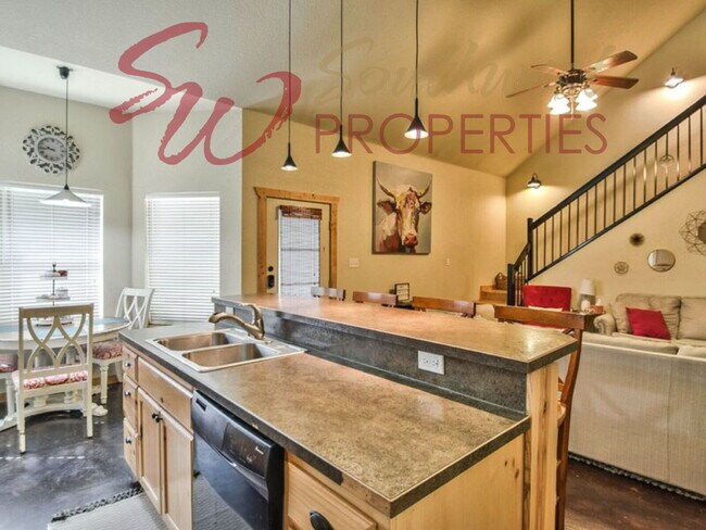 Foto del edificio - Modern 2 Bedroom, 2 Bath Multiplex Unit | Water + WiFi Included