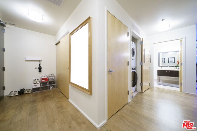 Foto del edificio - 1100 S Hope St