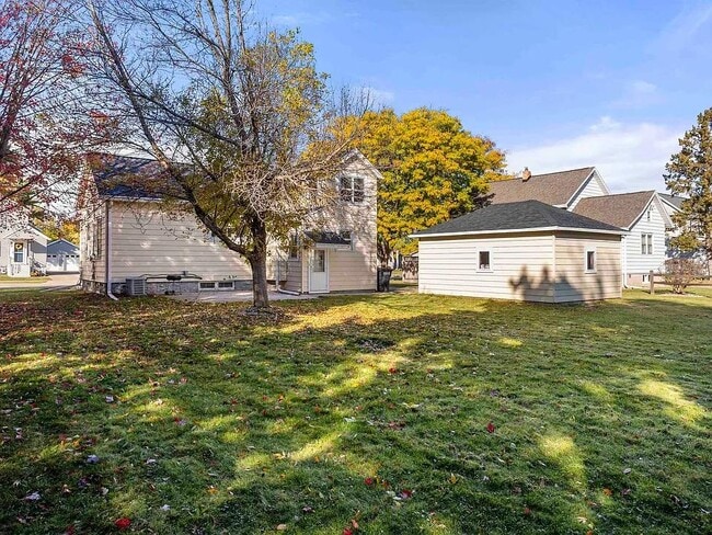 Foto del edificio - 1726 Iowa St