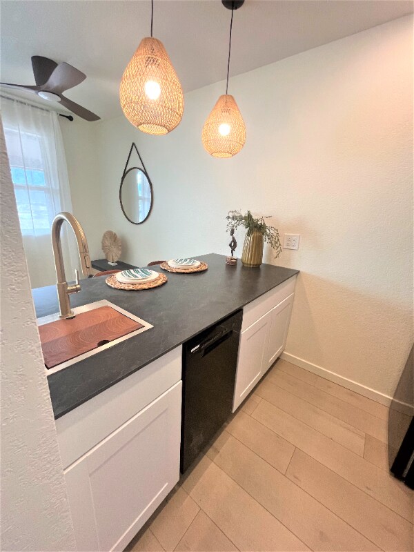 Foto del edificio - 325 Price Rd