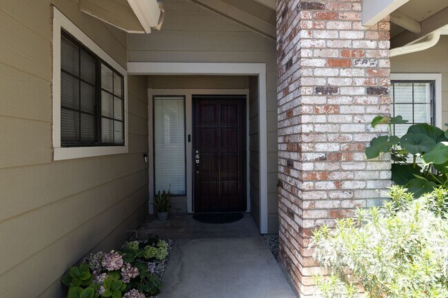 Foto del edificio - Stunning 3-bedroom, 2-bathroom home with a...