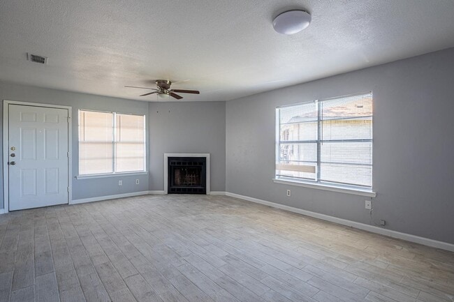 Building Photo - 107 Shannon Unit C Cir