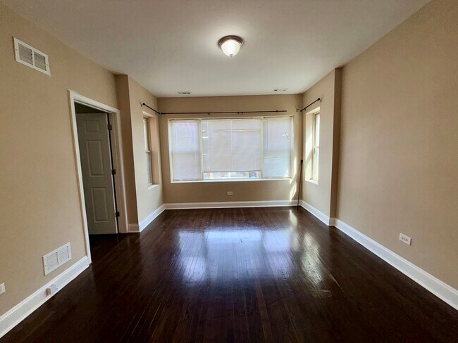 Foto del edificio - 7208 S Cornell Ave