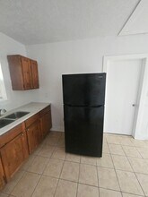 Building Photo - 116 E Jack Ave