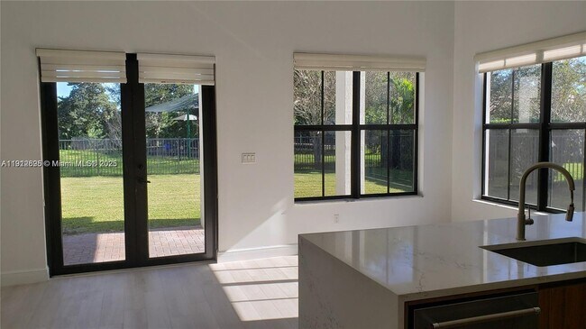 Foto del edificio - 8280 NW 28th St