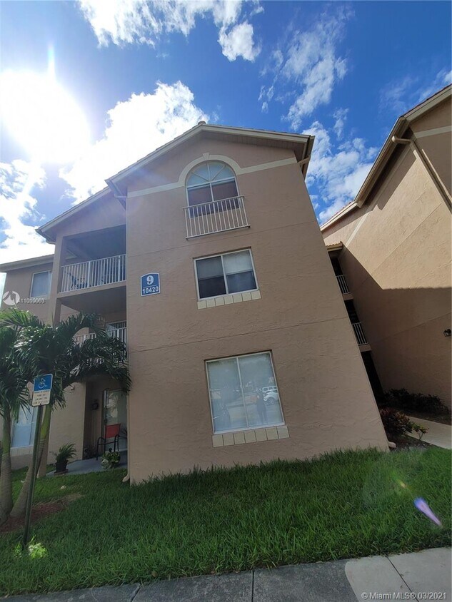 Foto principal - 10420 SW 158th Ct