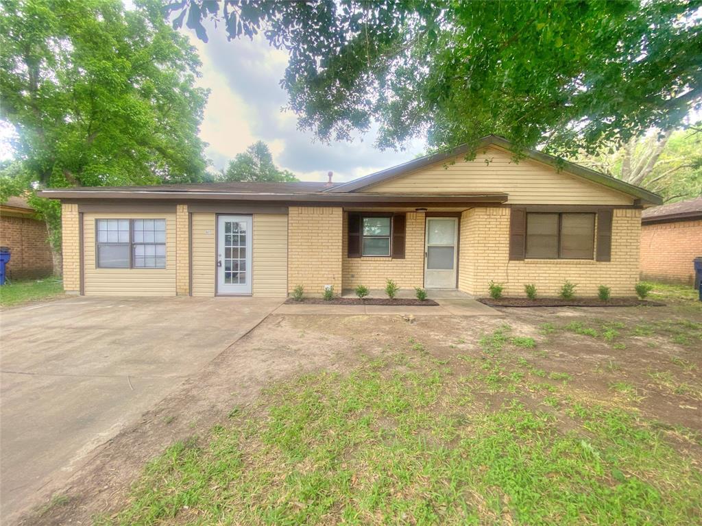 617 W Mimosa St, Angleton, TX 77515 House for Rent in Angleton, TX