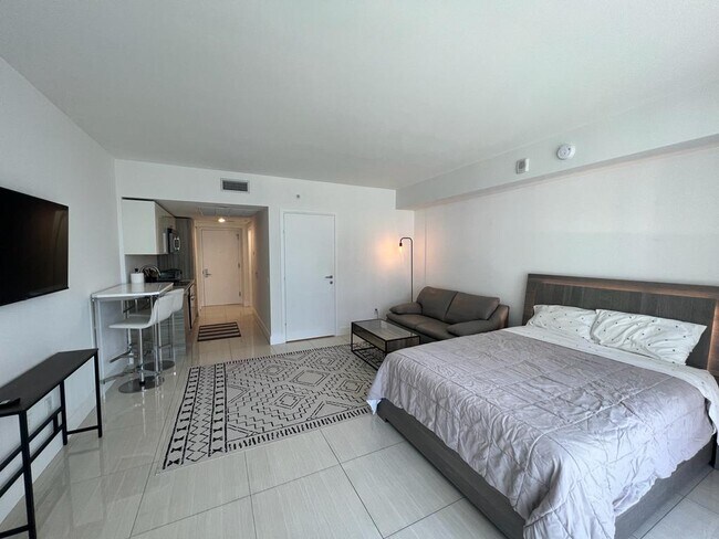 Foto del edificio - 1300 Brickell Bay Dr
