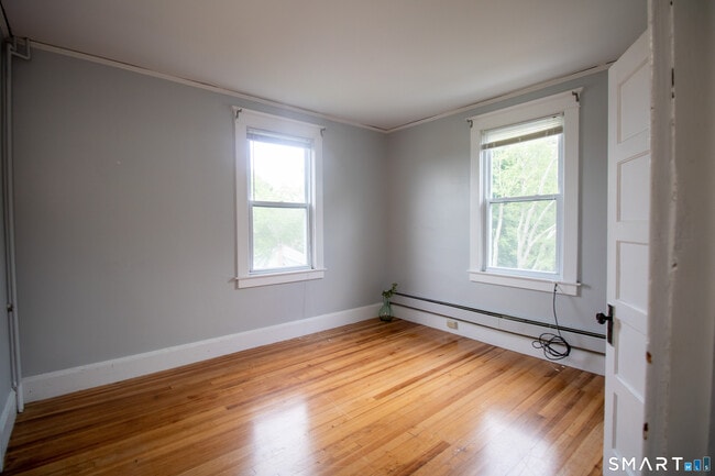 Foto del edificio - 88 Riverview Ave