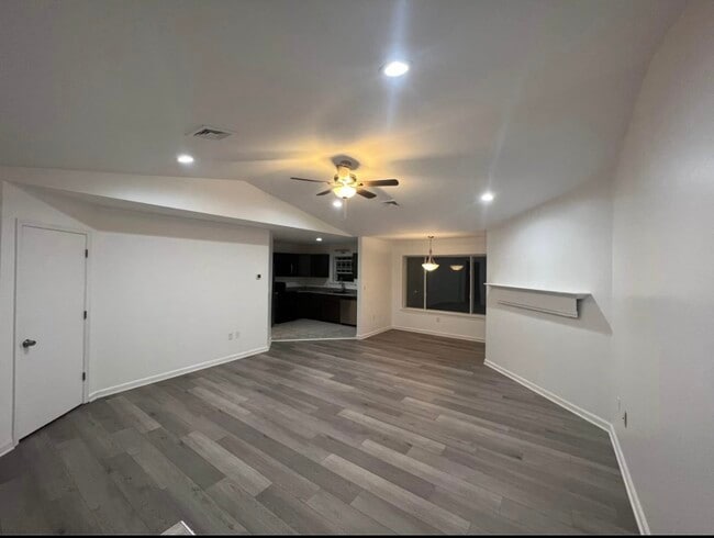 Building Photo - 2854 Buxton Ct