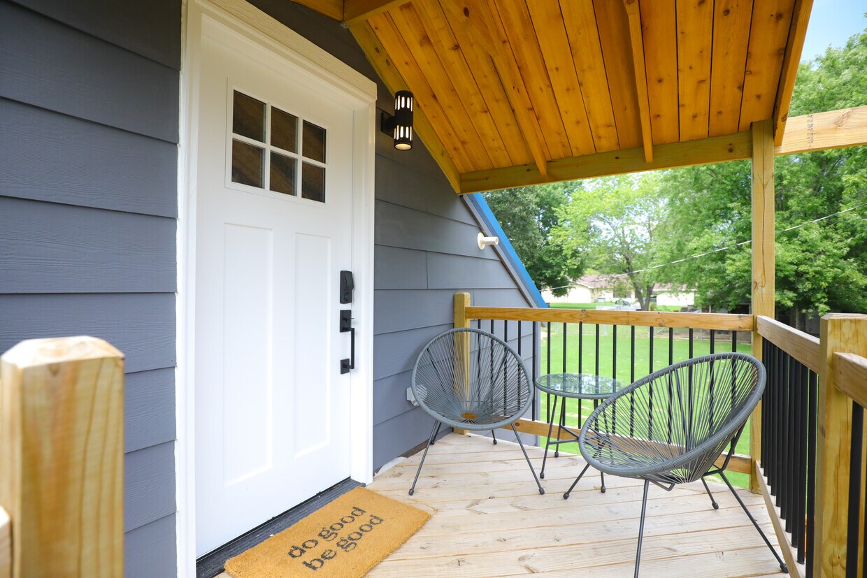 1839 S 11th Pl Unit Loft, Rogers, AR 72756 Apartments in Rogers, AR